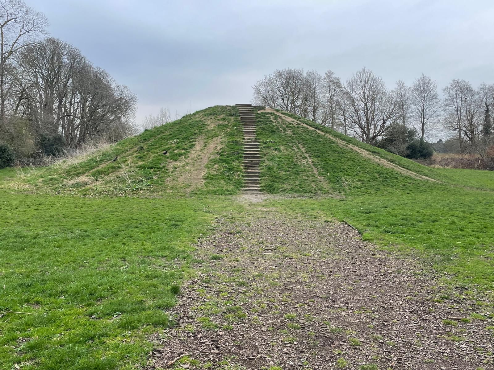 Artificial mound, Beckenham Place Park.  Photo: Cawah © 2025